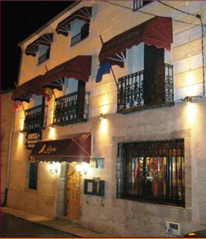 Hostal Restaurante Goya Piedrahita  Eksteriør billede